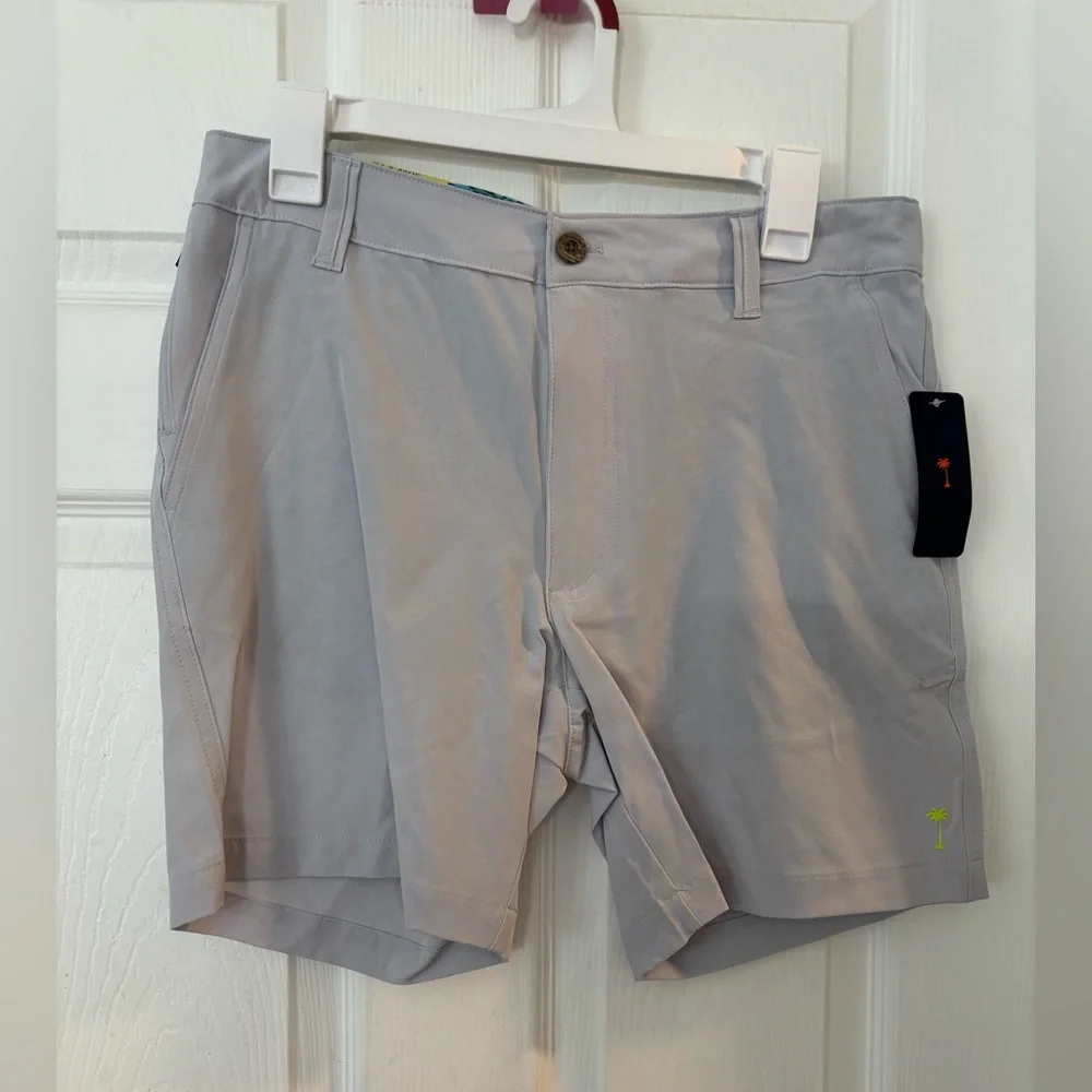 Margaritaville Men's Shorts Size 30 Grey Dawn 4-Way Stretch Quick Dry UPF 30 NWT